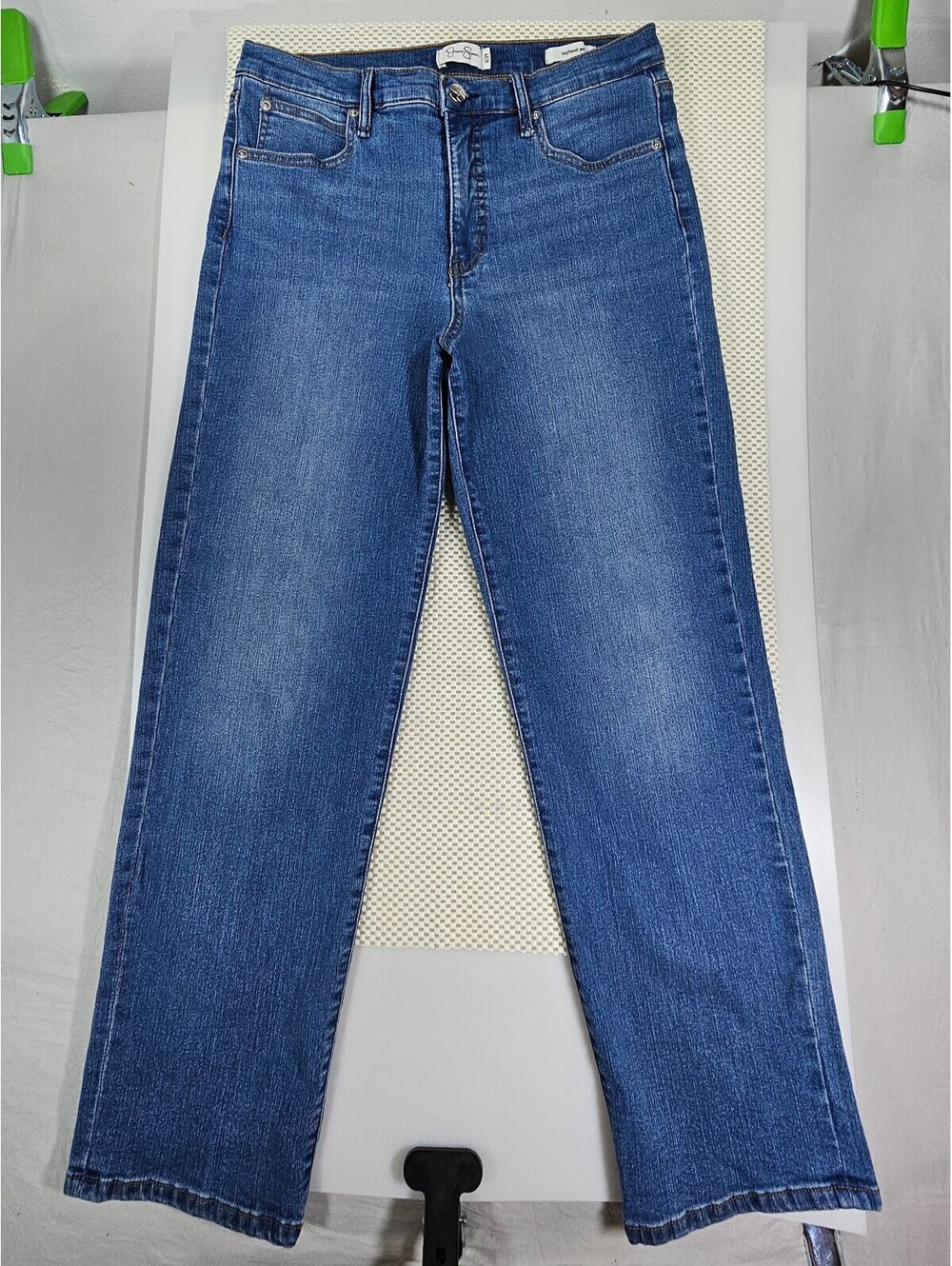 Jessica Simpson Women’s Jeans Straight Leg Medium Blue Wash 5 Pocket Denim.  8